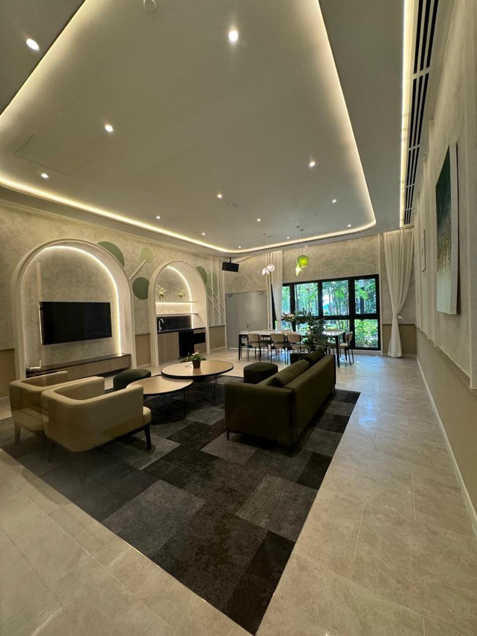 Agile Lux Kl * Kuala Lumpur