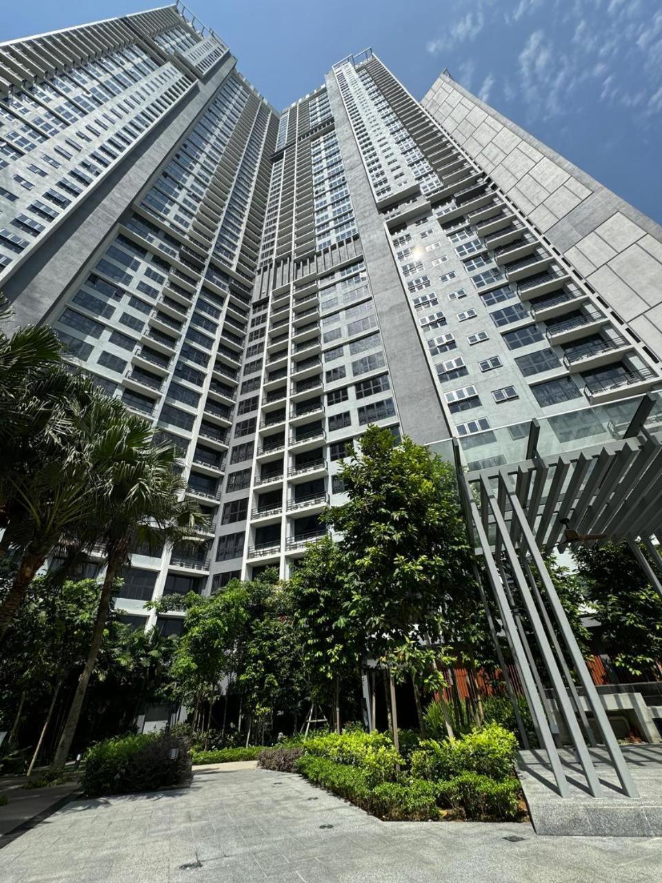 Agile Lux Kl * Kuala Lumpur