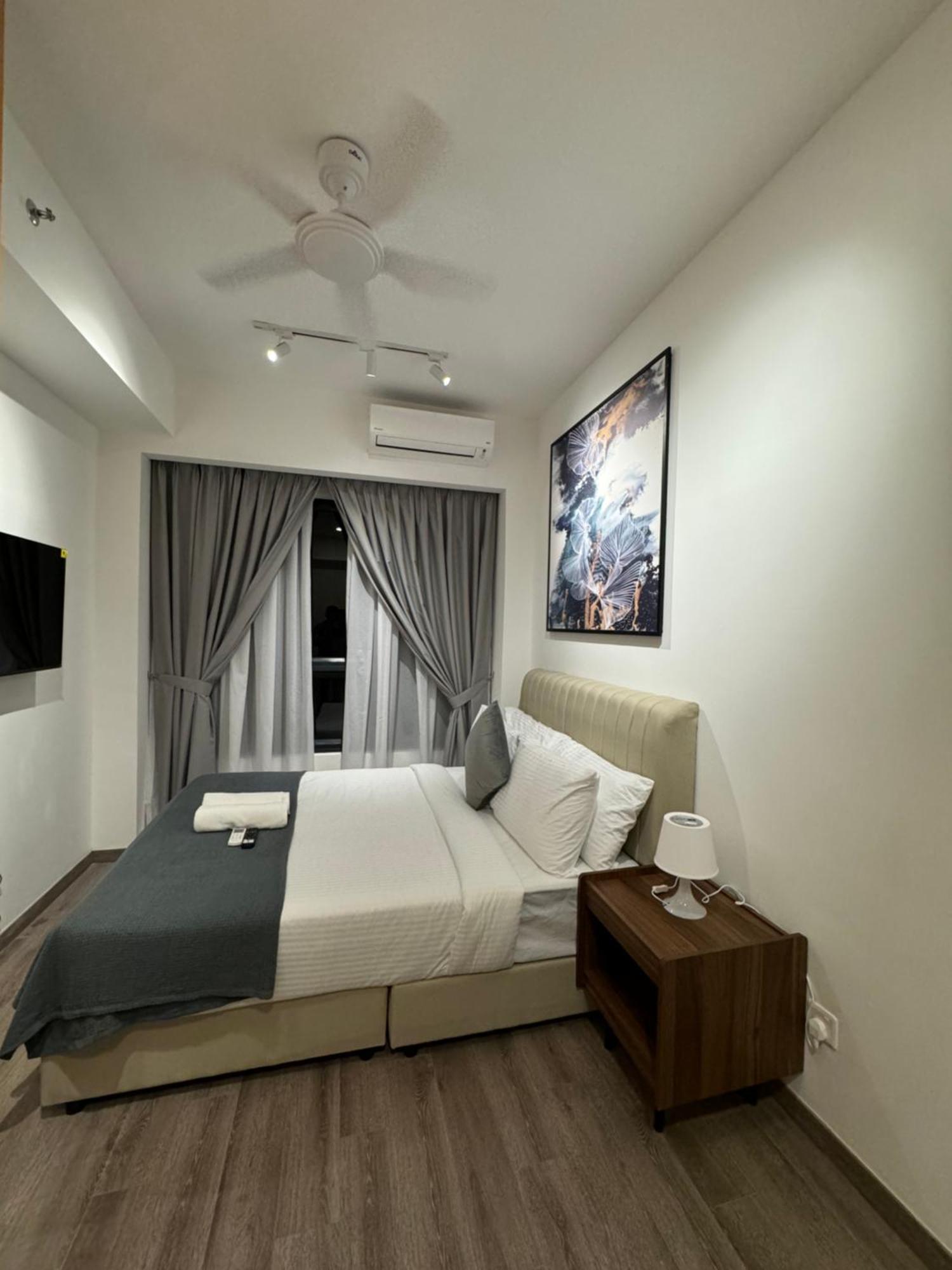 Agile Lux Kl * Kuala Lumpur
